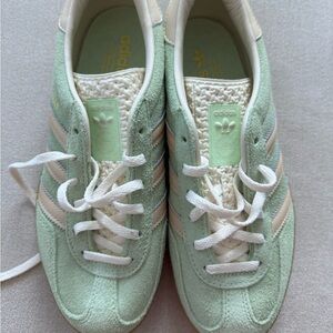 Adidas Women's Pastel Green and Cream Sneakers